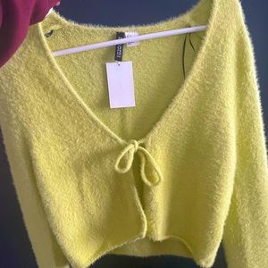 Cropped neon green shirt, never used, soft.